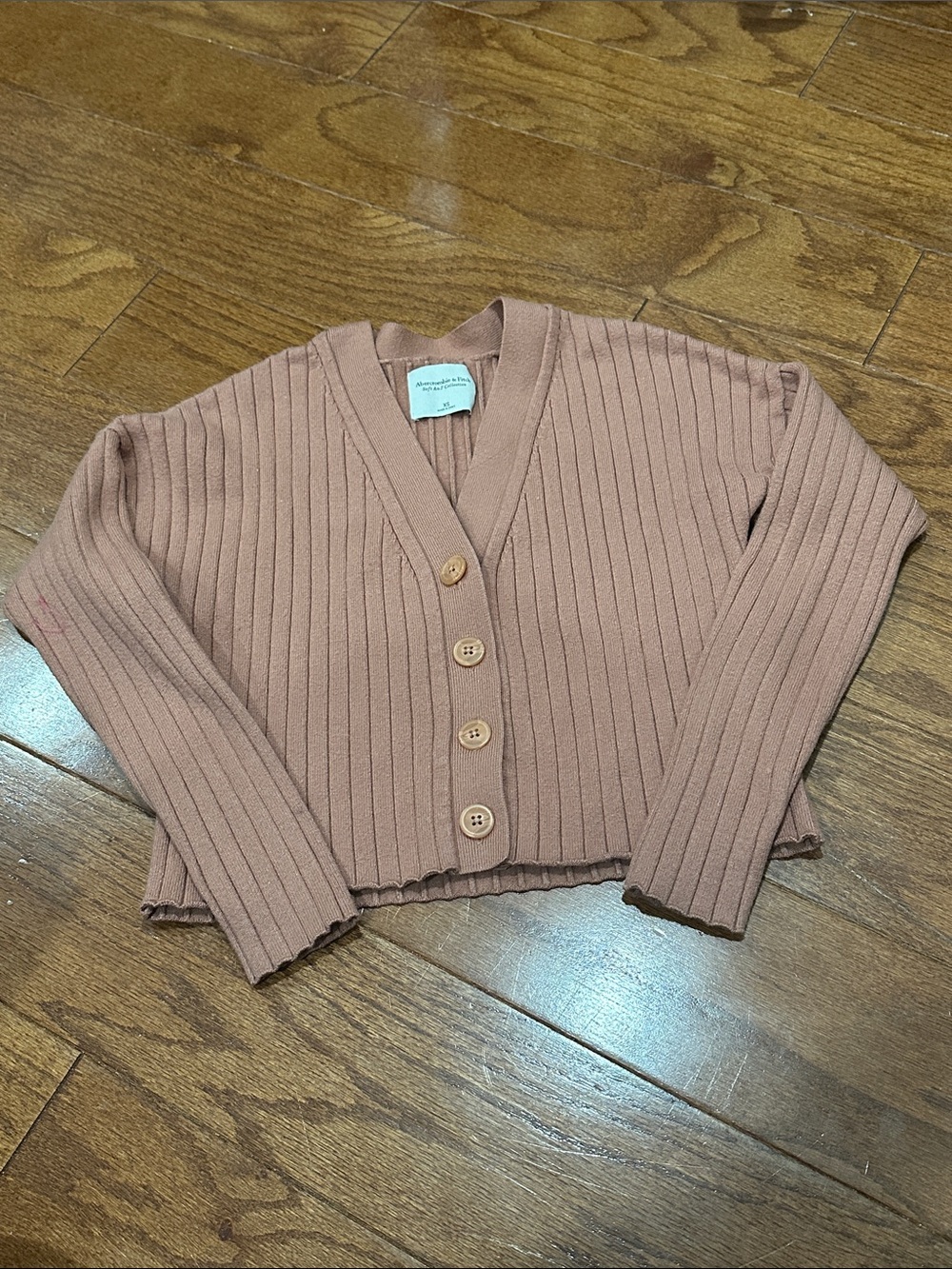 Abercrombie & Fitch mauve pink Ribbed V-Neck Button cropped Cardigan